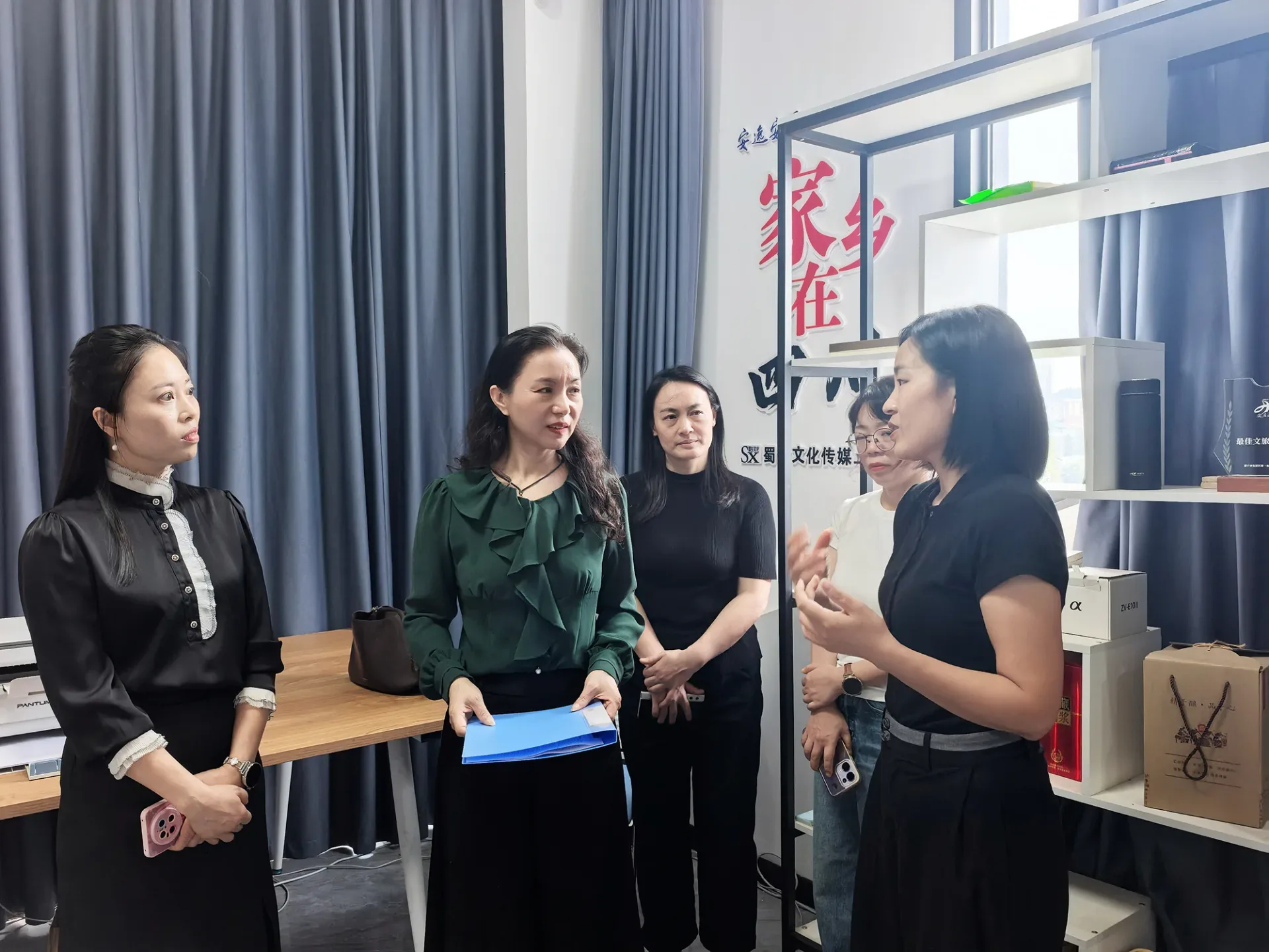 市妇联赴安居区、蓬溪县调研妇联重点工作 抓实节前安全防范